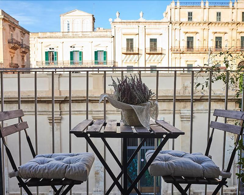 San Carlo Suites Noto Exterior photo
